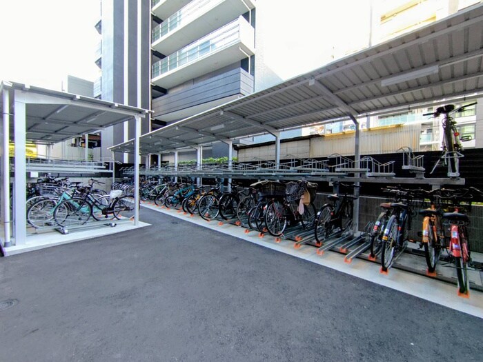 物件外観写真4　(駐輪場)