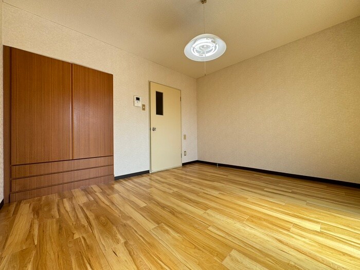 物件内観写真8　(居室)