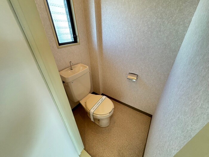 物件内観写真12　(トイレ)