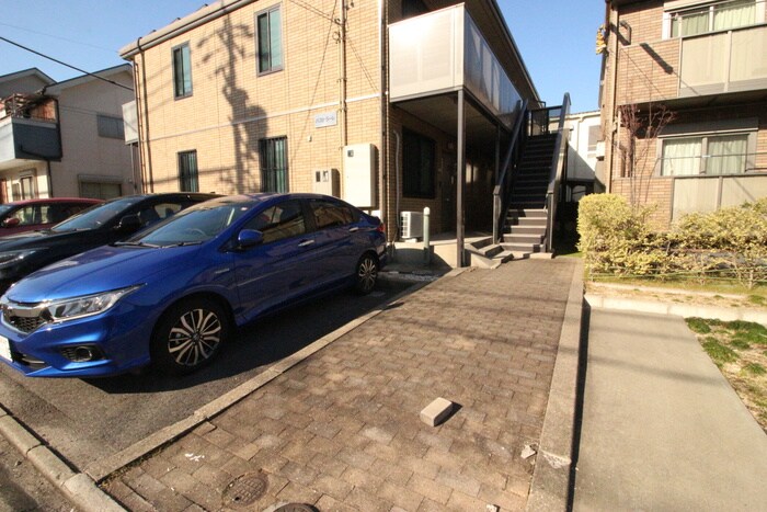 物件外観写真5　(エントランス部分)