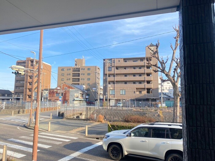 物件内観写真16　(室内からの展望)