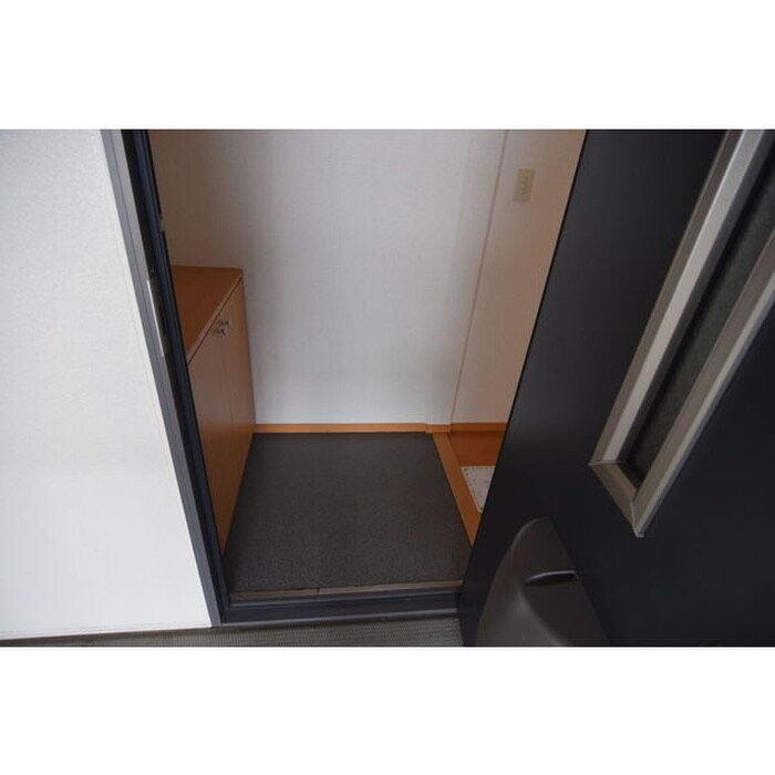 物件内観写真8　(玄関)