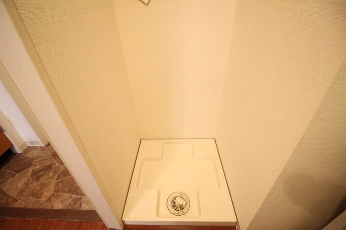 物件内観写真11　(洗濯機置場)