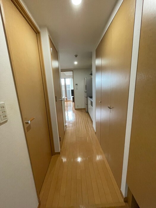 物件内観写真11　(廊下)