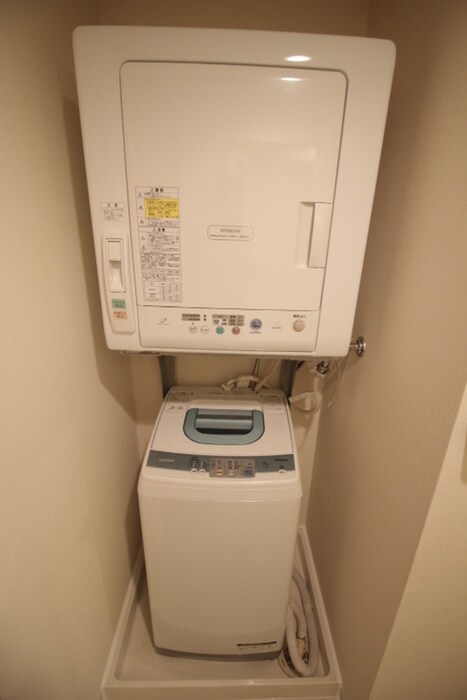 物件内観写真12　(洗濯機置場)