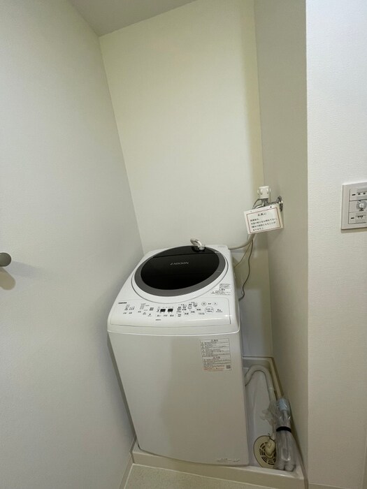 物件内観写真16　(洗濯機置場)