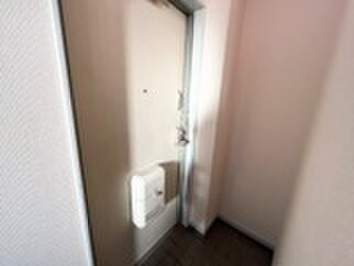 物件内観写真9　(玄関)