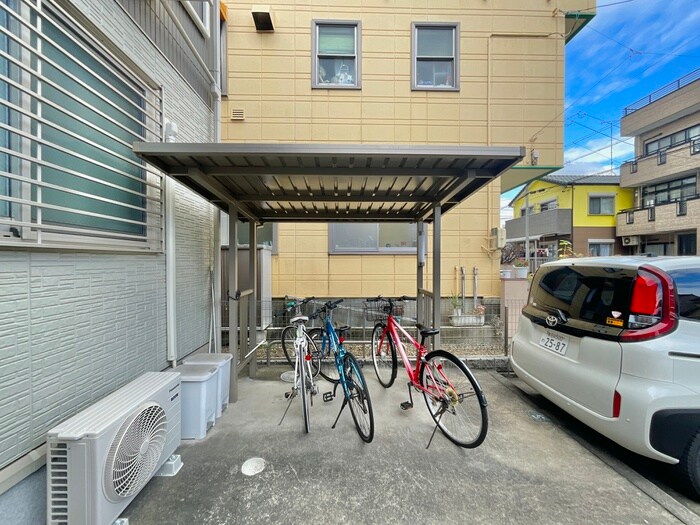 物件外観写真5　(駐輪場)