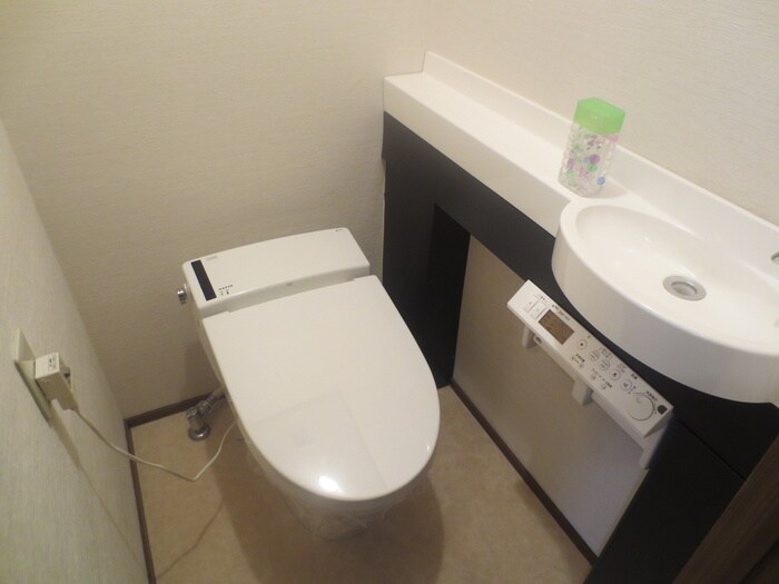 物件内観写真8　(トイレ)