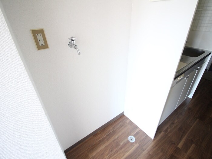 物件内観写真15　(洗濯機置場)