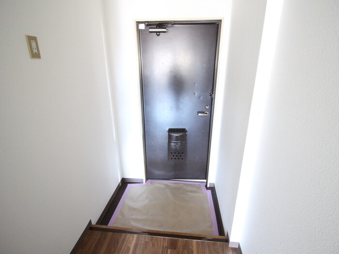物件内観写真18　(玄関)