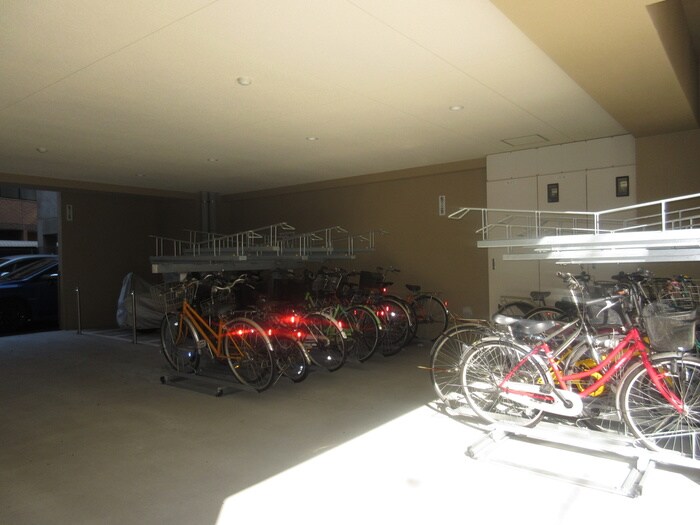 物件外観写真3　(駐輪場)