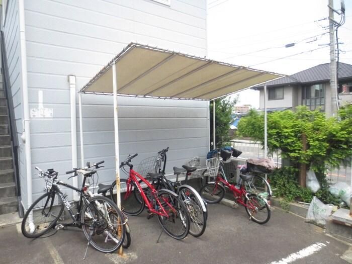 物件外観写真4　(駐輪場)