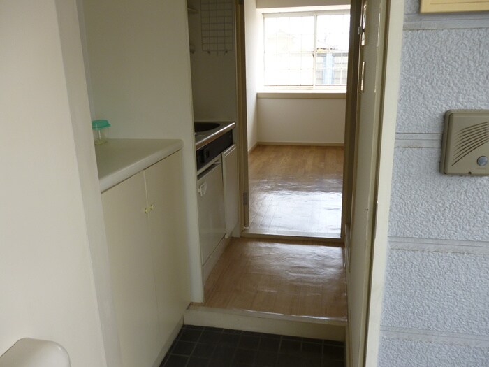 物件内観写真16　(玄関)