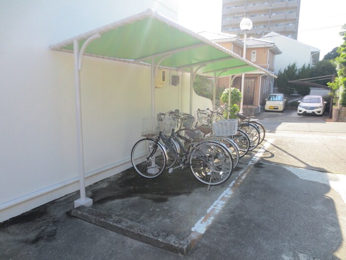物件外観写真5　(駐輪場)