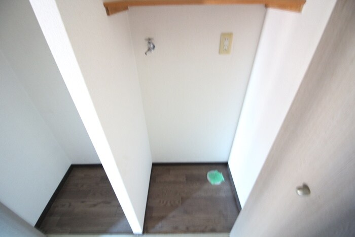 物件内観写真10　(洗濯機置場)