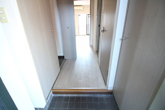 物件内観写真17　(廊下)