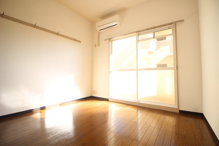 物件内観写真10　(居室)