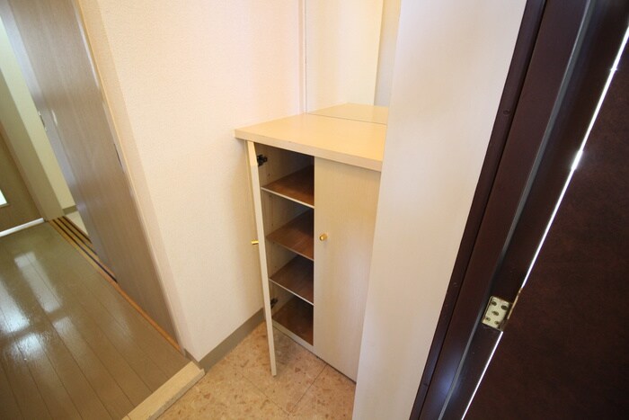 物件内観写真14　(靴箱)