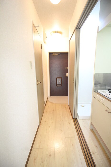 物件内観写真18　(廊下)