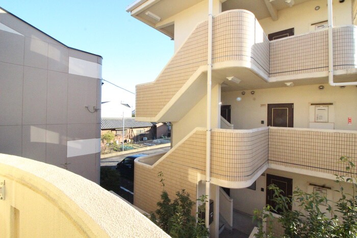 物件内観写真22　(室内からの展望)