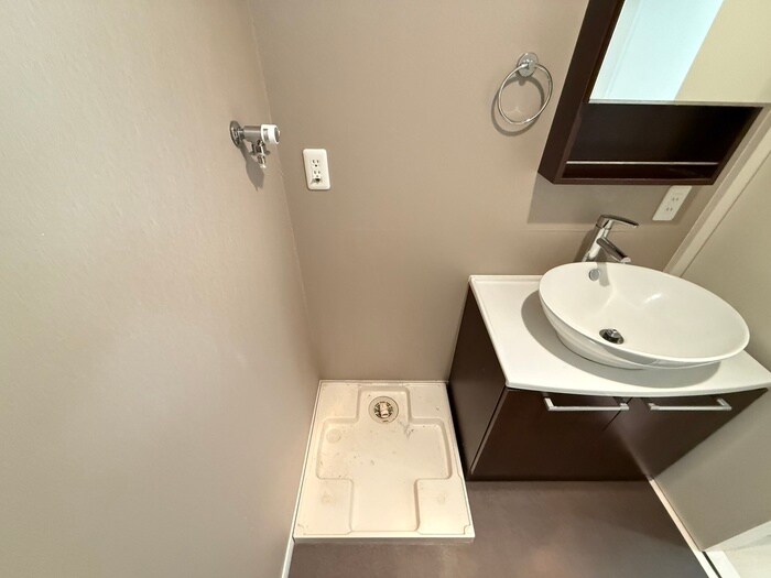 物件内観写真16　(洗濯機置場)