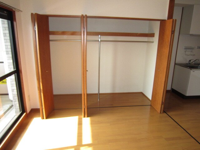 物件内観写真10　(収納)