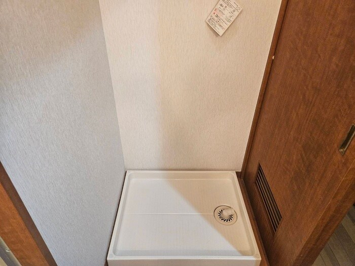 物件内観写真18　(洗濯機置場)