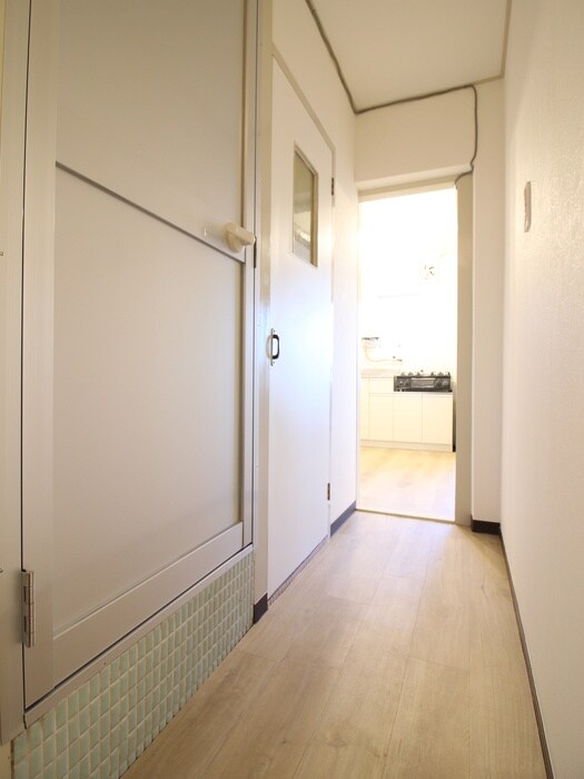 物件内観写真18　(廊下)