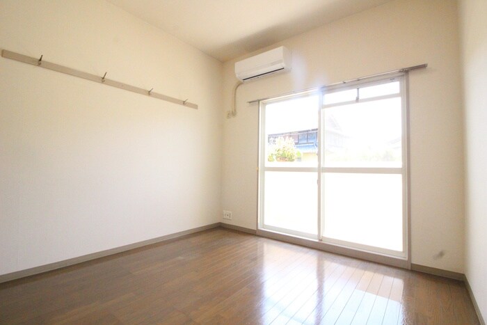 物件内観写真9　(居室)