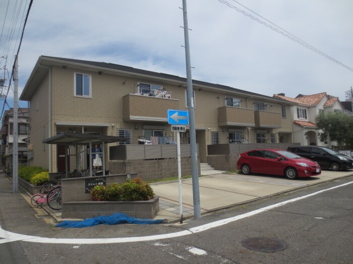 物件外観写真2　(外観写真)