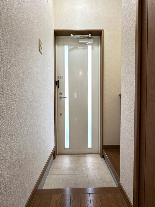 物件内観写真17　(玄関)
