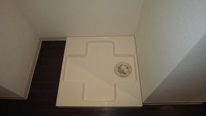 物件内観写真15　(洗濯機置場)