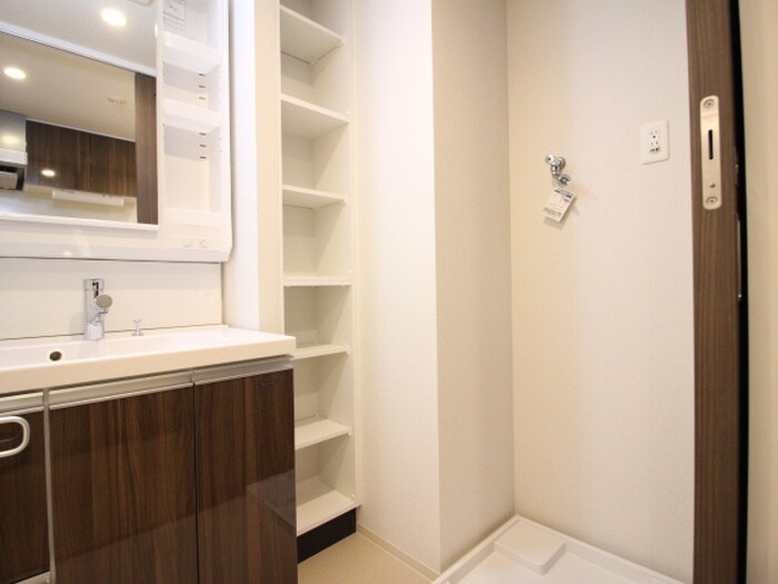 物件内観写真12　(洗濯機置場)