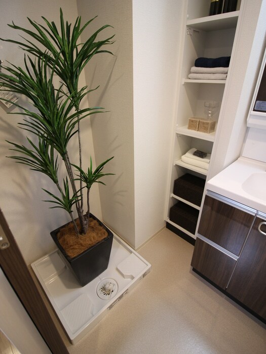 物件内観写真18　(洗濯機置場)