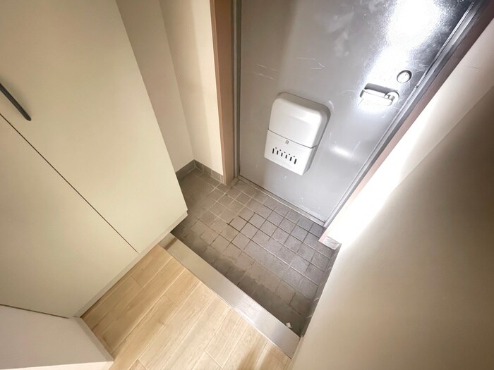 物件内観写真15　(玄関)