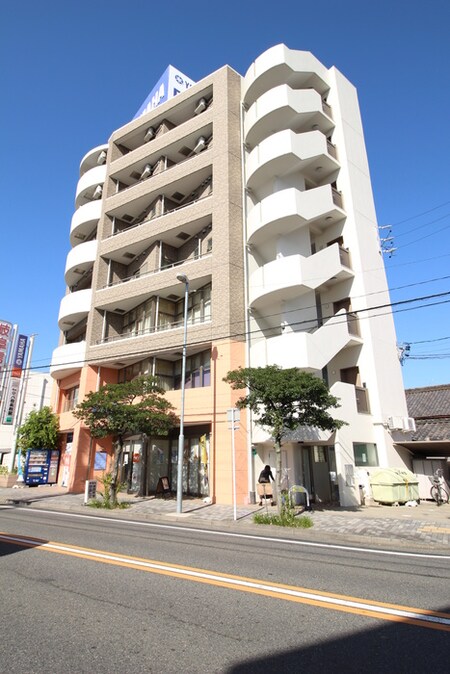 矢木楽器店本社ビル外観写真