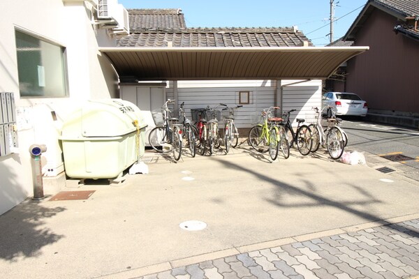 駐輪場