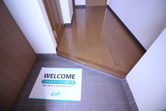 物件内観写真10　(玄関)