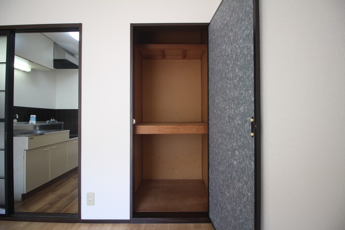 物件内観写真10　(収納)