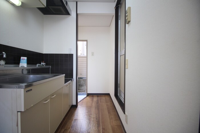 物件内観写真13　(廊下)