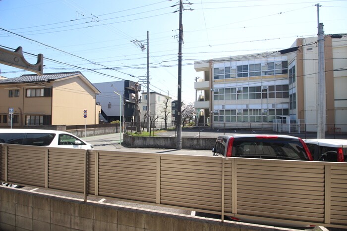 物件内観写真16　(室内からの展望)