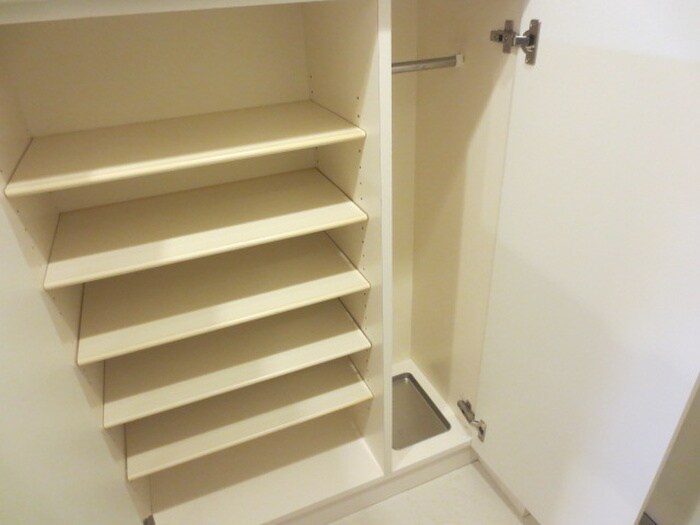 物件内観写真15　(靴箱)