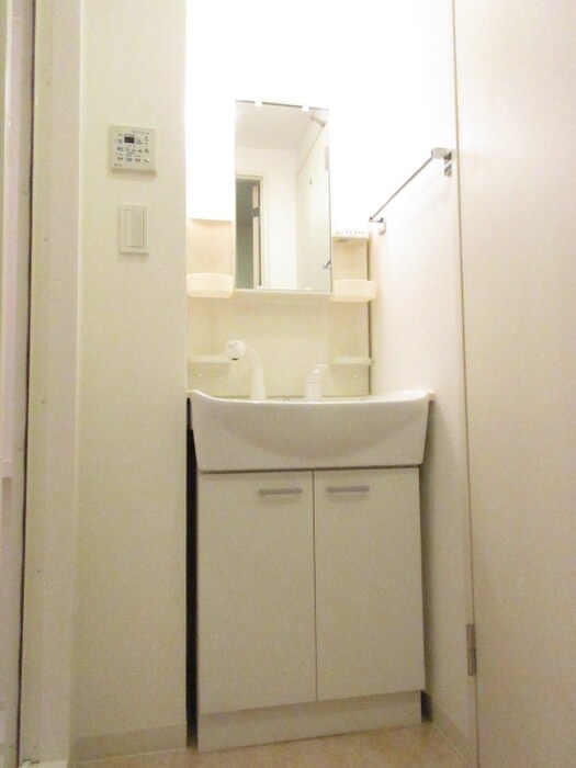 物件内観写真15　(洗面)