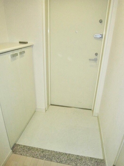 物件内観写真18　(玄関)