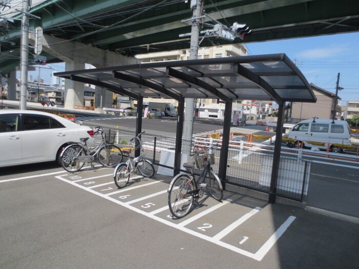 物件外観写真4　(駐輪場)