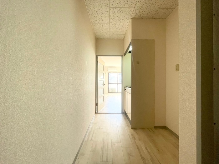 物件内観写真12　(廊下)