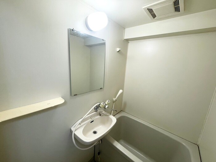 物件内観写真13　(洗面)