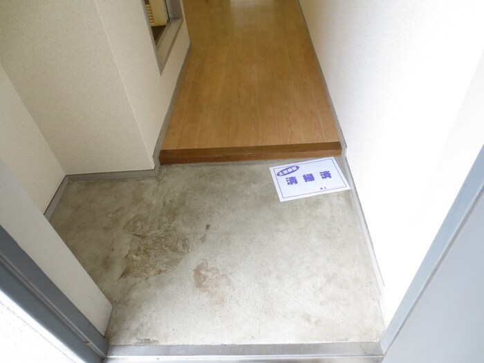 物件内観写真16　(玄関)
