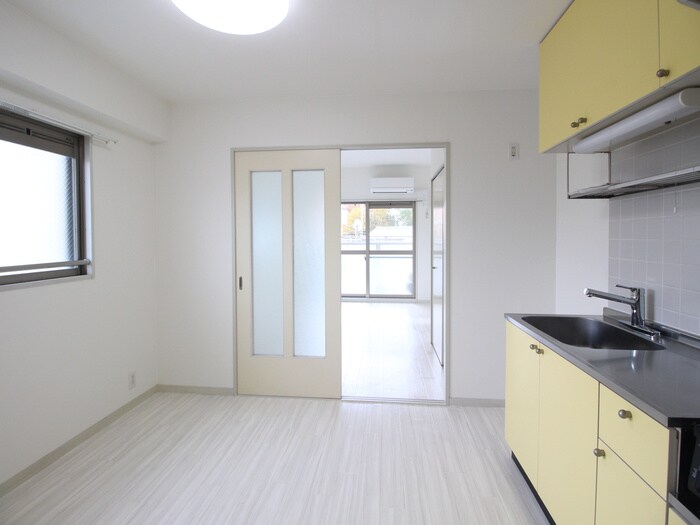 物件内観写真10　(居室)